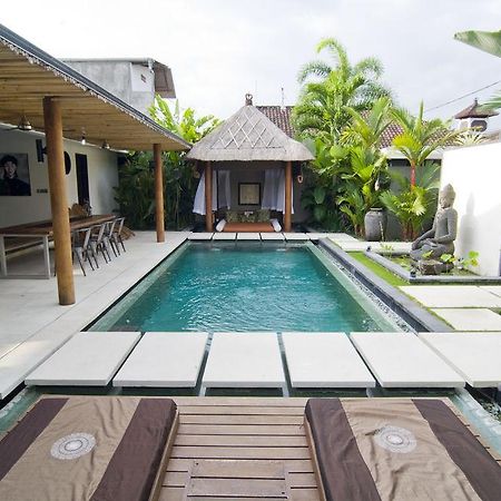 Villa Putih Seminyak Kültér fotó