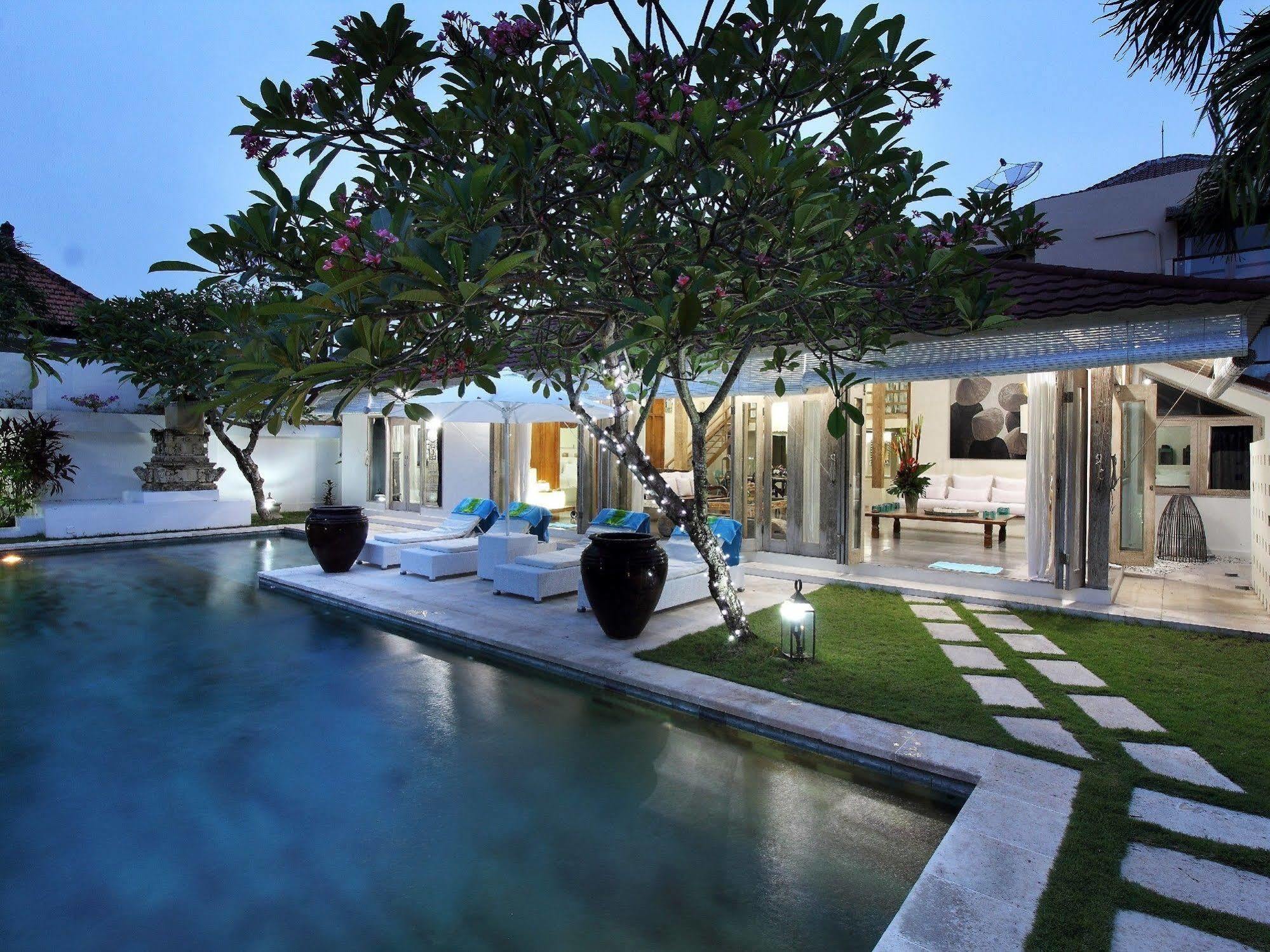 Villa Putih Seminyak Kültér fotó